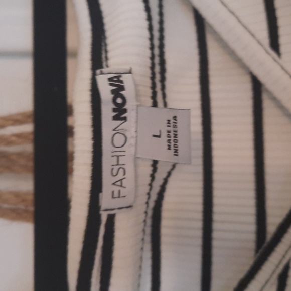 Fashion nova shipped crop New with out tags never worn - Picture 2 of 2